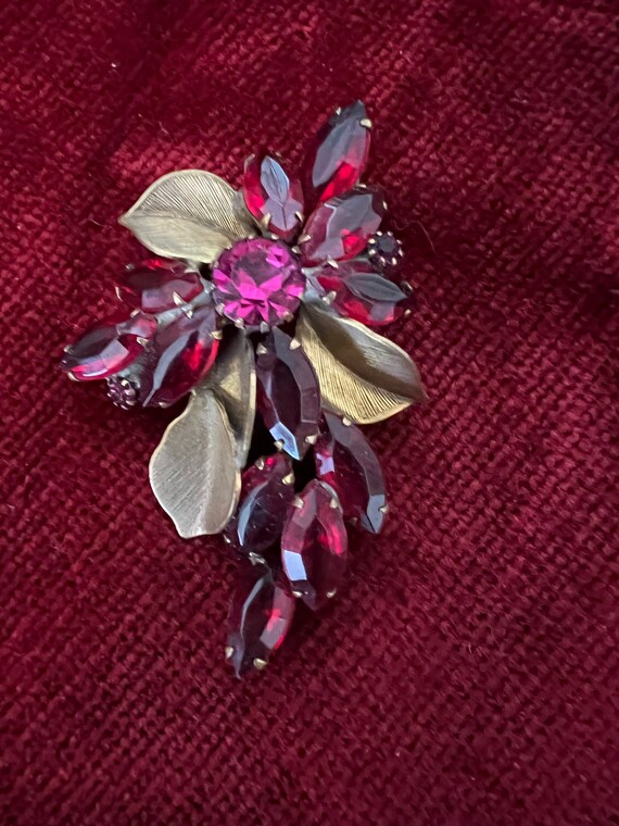 Beautiful large vintage brooch Gem