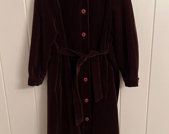 Vintage 1970’s brown velvet / velour jacket