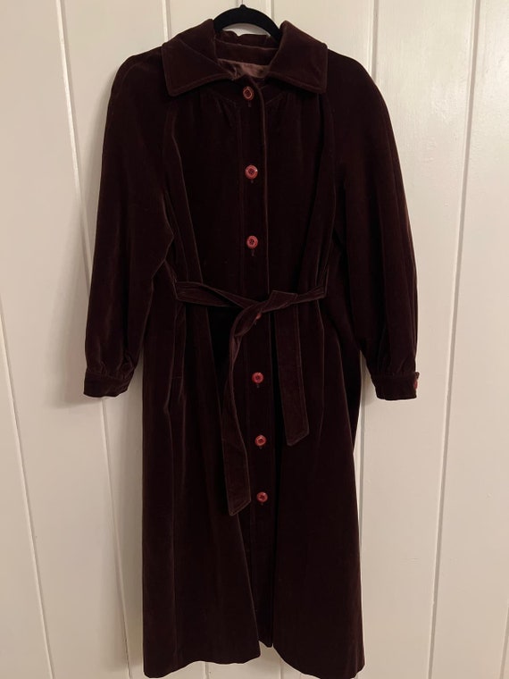 Vintage 1970’s brown velvet / velour jacket