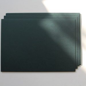 10 Karten / DIN A4 - 21 x 29,7 cm / waldgrün / Karton 300 g / blanko