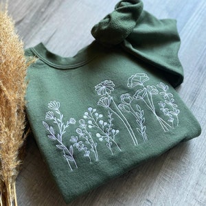 Wildflowers Embroidered Crewneck Flower Sweatshirt Floral Sweatshirt Botanical Sweatshirt Plant Sweatshirt Nature Sweatshirt