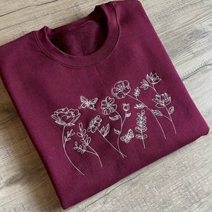 Wilde bloemen geborduurde bloemensweater ronde hals Bloemensweater Botanisch sweatshirt Plantensweater Natuursweater
