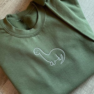 Embroidered Dinosaur Sweatshirt,  Cute Dinosaur crewneck, Paleontologist Crewneck, Diplodocus Sweatshirt, Dinosaur Top, Retro crewnneck