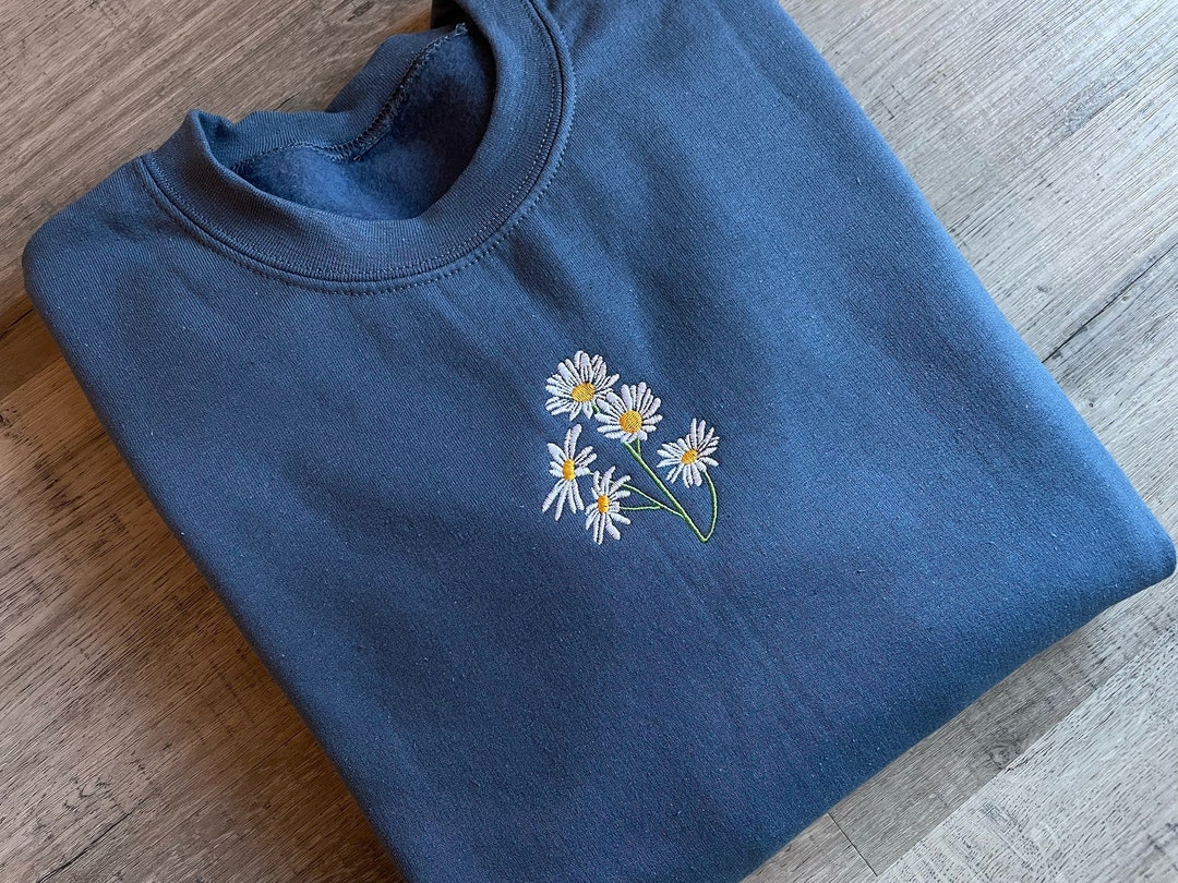Daisies Embroidered Crewneck Daisy Sweatshirt Flower Sweatshirt Floral ...
