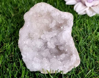 Géode de cristal de roche, géode de quartz, pierre naturelle, lithothérapie