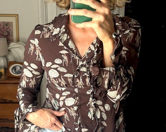 Blusa vintage de los años 90 de seda marrón con volantes y manga larga, talla pequeña / estilo años 90