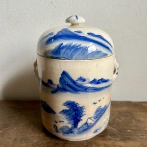 Antique 1940's Blue and White Porcelain Chinese Lidded Tea Caddy | Hand Painted Ceramics | Vintage Tea Ware