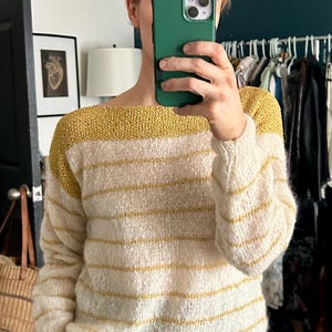 Vintage White and Gold Striped Boat Neck Women&#39;s Sweater Size Medium | Metallic Pullover
