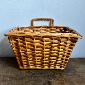 Wicker Wall Basket | Hanging Woven Basket | Primitive Wall Pocket Basket