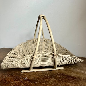 Vintage Painted Gathering Basket | Vintage Herb Flower Garden Basket with Handle | Cottagecore Decor