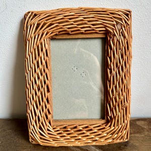 Vintage Wicker Picture Frame | Rustic Farmhouse Cottagecore Decor | Shabby Chic