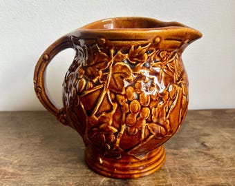 Vintage Rustic Rockingham Grape Pitcher by Bennington Pottery, Vermont | Arts and Crafts Pitcher