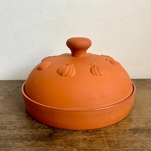 Large Terra Cotta Garlic Roaster with Glazed Base and Lid with Steam Vent | Clay Garlic Holder/Keeper