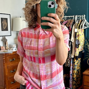100% Silk Women&#39;s Vintage Coral Pink Plaid Short Sleeve Button Down Blouse Size Small