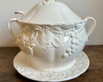 Vintage Porcelain Soup Tureen W/spoon/ Japan - Etsy