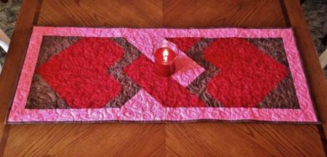 Love Knot Table Runner Pattern - CLPCCLA029 - Etsy