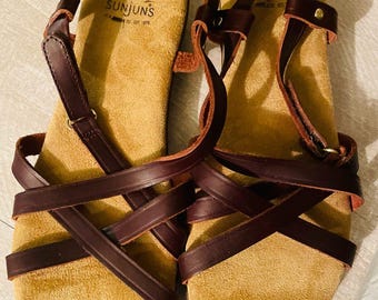 Bass & Co Sunjuns Margie Strappy Women's Leather Sandals Sz 8.5 brown shoes