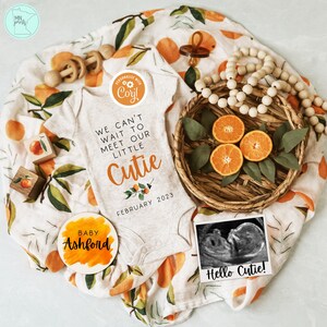 Faire-part de grossesse mignon numérique, modifiable Nous avons hâte de vous rencontrer bébé, modèle de médias sociaux de grossesse bohème orange clémentine