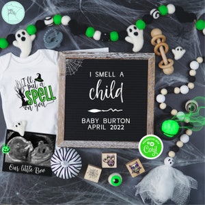 Anuncio de embarazo de Halloween para las redes sociales, Revelación digital de bebé espeluznante, Huelo a niño, Te hechizaré, Tablero de cartas