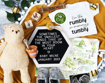 Annonce de grossesse Winnie l'ourson classique numérique, révélation de bébé drôle sur le thème de l'ours Hunny, annonce de grossesse de printemps pour les médias sociaux