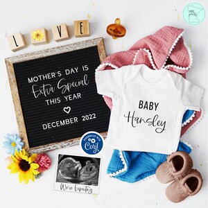 Anuncio de embarazo del Día de la Madre, Revelación de embarazo de primavera digital, Plantilla de tablero de cartas neutrales de género, Revelación de bebé boho floral, MDPA