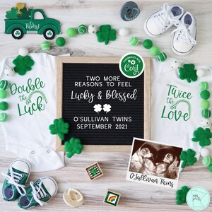 Anuncio de embarazo de gemelos del Día de San Patricio digital, extra afortunado este año, revelación de embarazo en redes sociales para gemelos, tablero de cartas