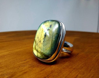 Sterling silver labradorite statement ring