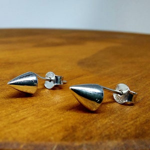 Minimalist silver earrings / Sterling silver studs / spike earrings