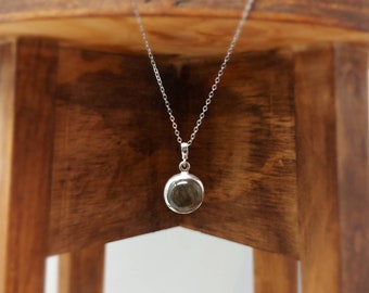 Labradorite silver solitaire necklace