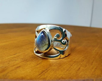 Labradorite sterling silver antique ring