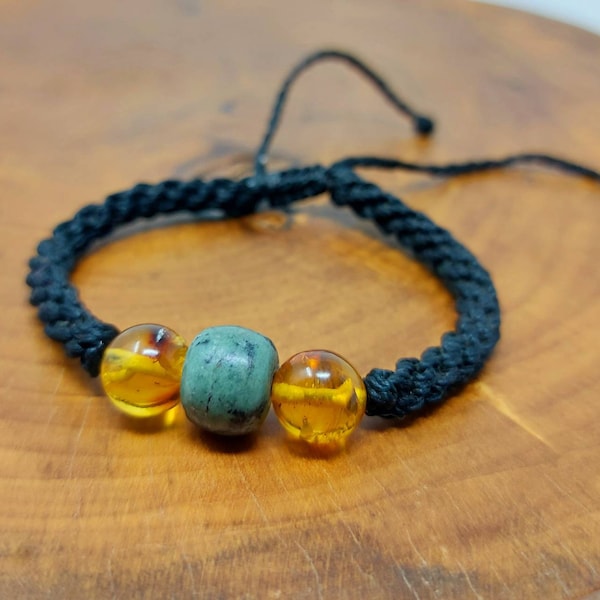 Mexican amber with guatemalan jade macrame bracelet