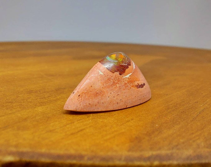 Opal stones, sculptures