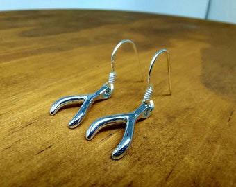 Minimalist silver earrings / Sterling silver wishbone earrings