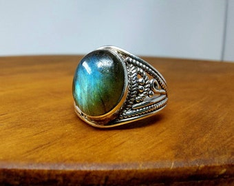 Labradorite sterling silver antique ring