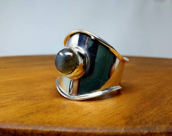 Labradorite sterling silver polished ring