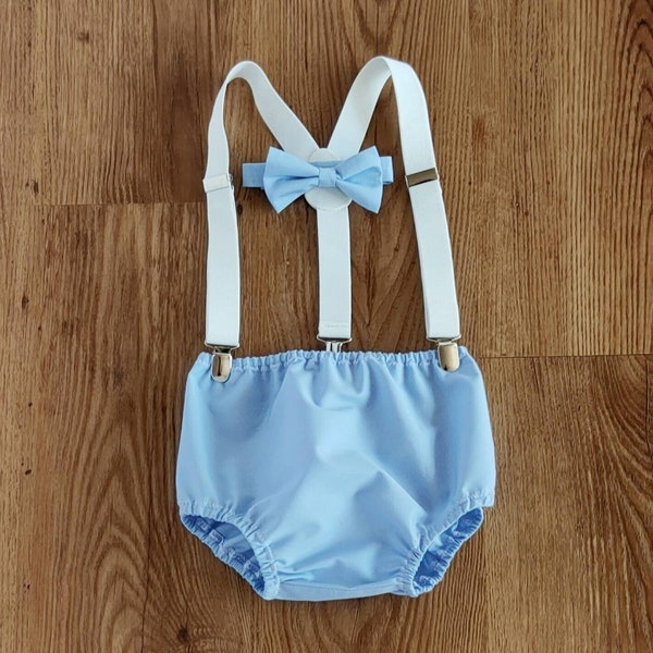 Ensemble couvre-couche, bretelles et noeud papillon bleu clair pour bébé garçon