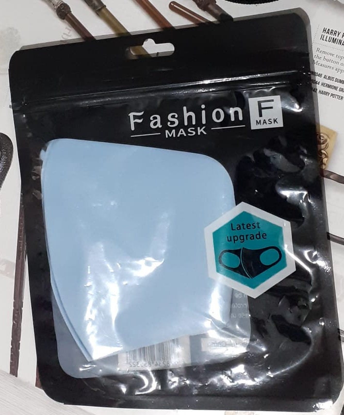 Wearable Basics Athletic Face Mask With Filter Pocket 