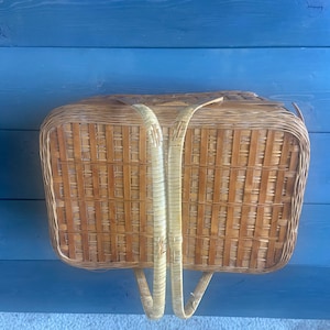Vintage Picnic Basket Hindge Lid Wicker With Handles Country Boho Cottage Decor image 6