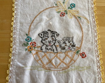 Vintage Kitten Puppy Basket Linen Doily Runner Spring Kitsch EX Grannycore