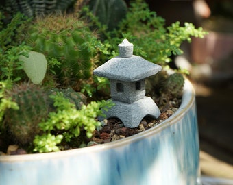 1pcs Miniature Small Pagoda Lantern with Quadrangle  , Fairy Garden / Fish Tank Accessories,