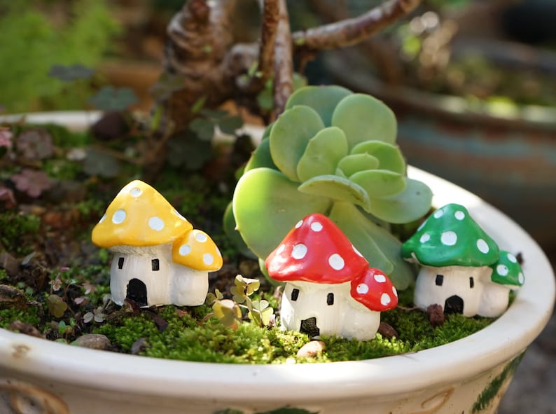 A Set of 4pcs Fairy Garden Accessories Tiny Mixed Color Mushroom House ...