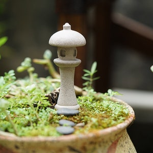 Miniature Small High  Zen Style Lantern Stone Lamp Fairy Garden / Fish Tank Accessories,