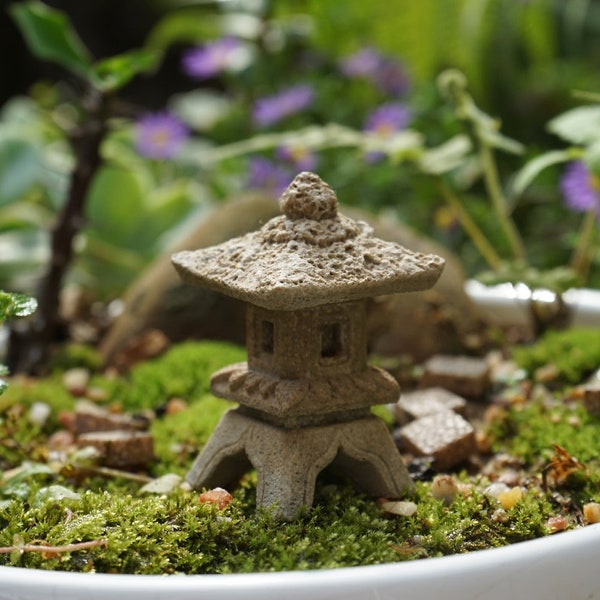 1pcs Miniature Small Square Lantern Stone Lamp Fairy Garden / Fish Tank Accessories,