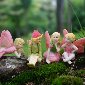 Miniatur-Fariy-Mädchen haben lustig mit Flügel, Fee-Gartenzubehör, Miniatur-Gartenarbeit, Terrarium-Versorgung
