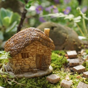 Miniature Small Thatched Cottage , Fairy Garden Supplies & DIY Accessories