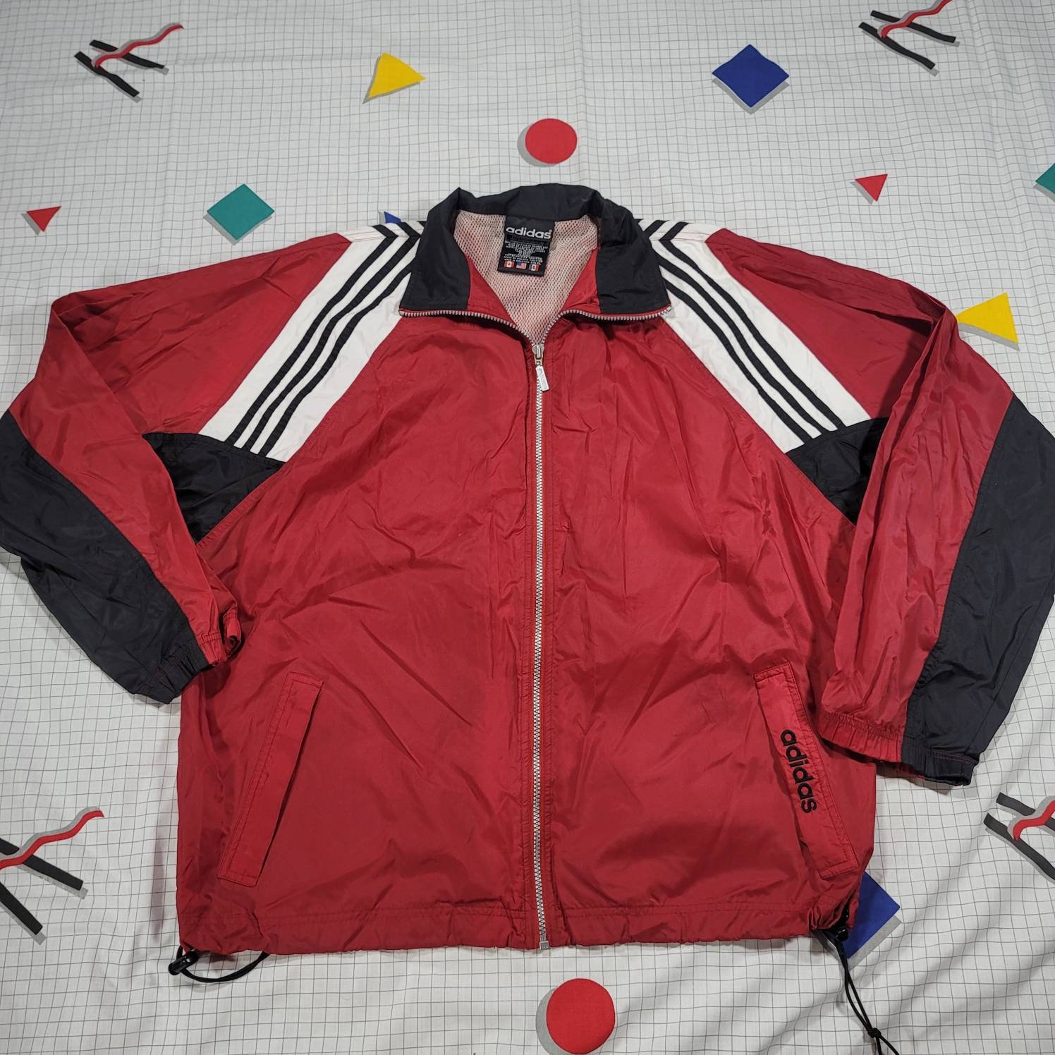 Black and on sale red adidas windbreaker
