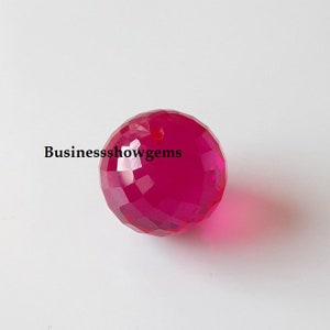 Syntetyczny, okrągły, wiercony w szlifie szachownicowym, rubinowy kamień szlachetny w kształcie kuli (5 mm-12 mm)