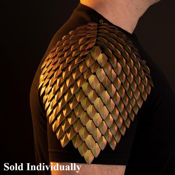 Hombreras con diseño de escamas de dragón: armadura flexible impresa en 3D para cosplay.