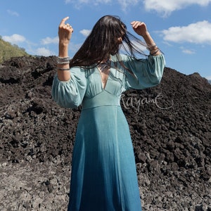 Vestido estilo diosa con efecto degradado de bambú orgánico • Vestido boho azul • Vestido de bambú • Vestido estilo diosa azul • Vestido boho de verano teñido a mano • Vestido azul boho imagen 6