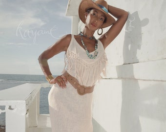 Vestido largo bohemio de algodón orgánico con flecos blancos